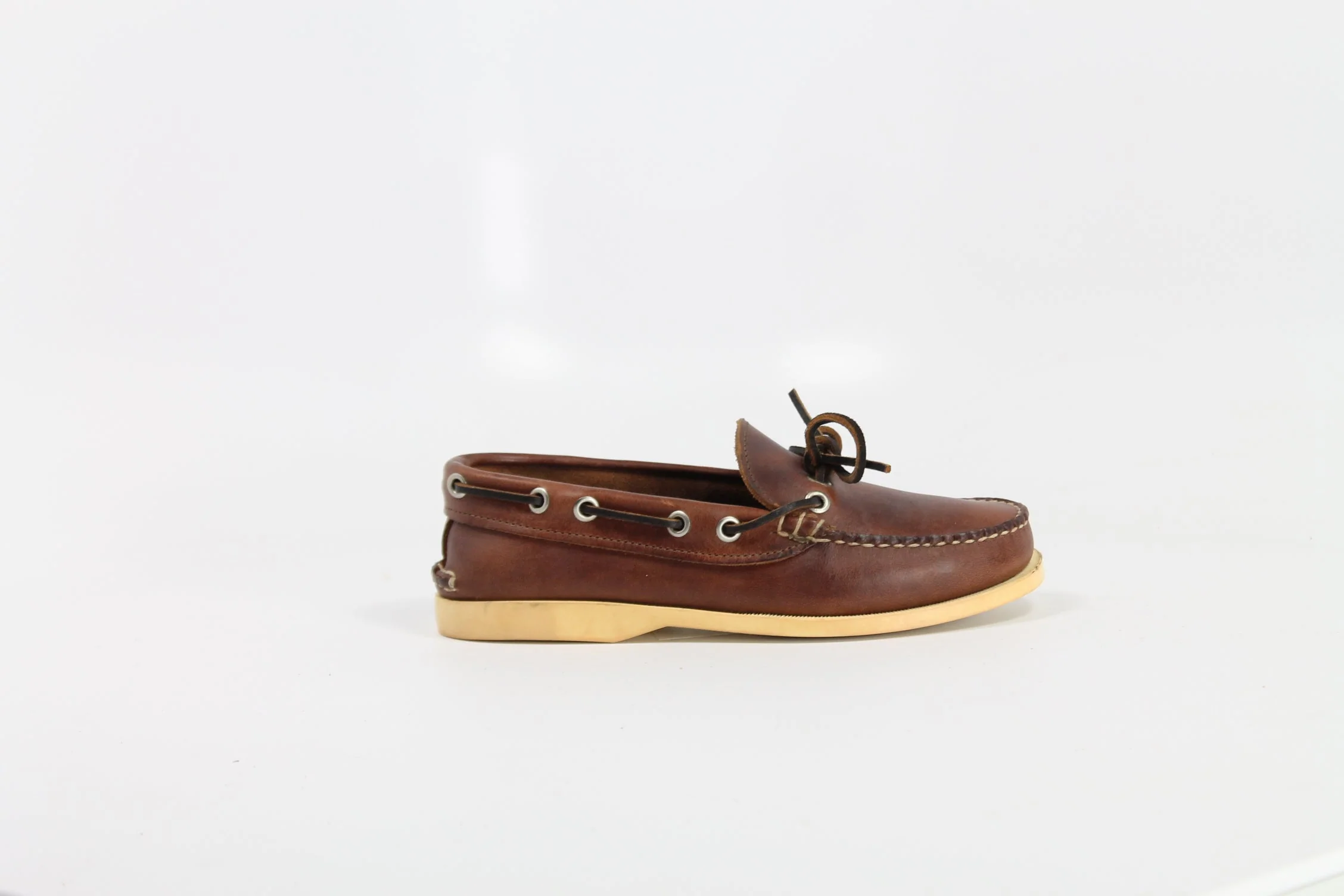 W CANOE SHOE (SOLE DEFECT)